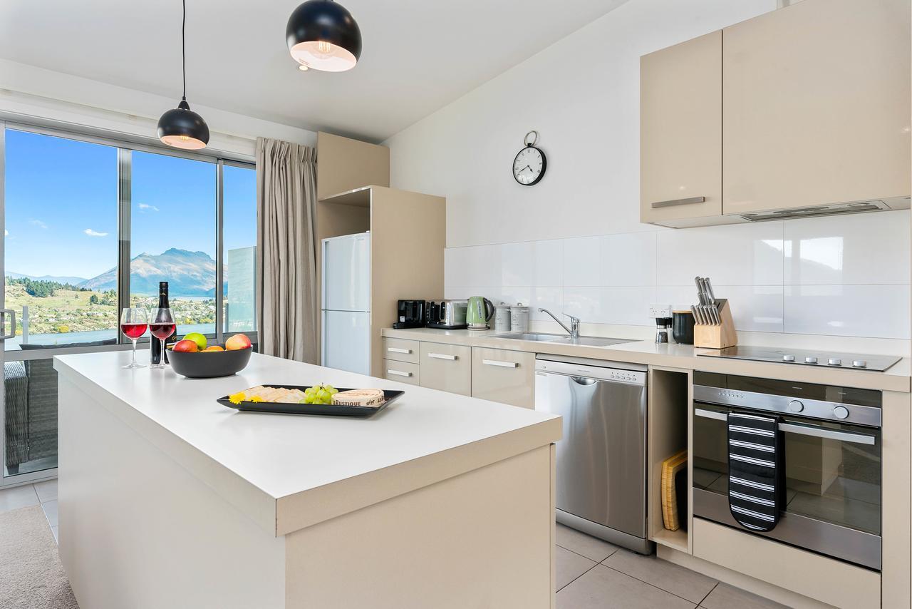 Contemporary Hilltop Abode Queenstown Extérieur photo