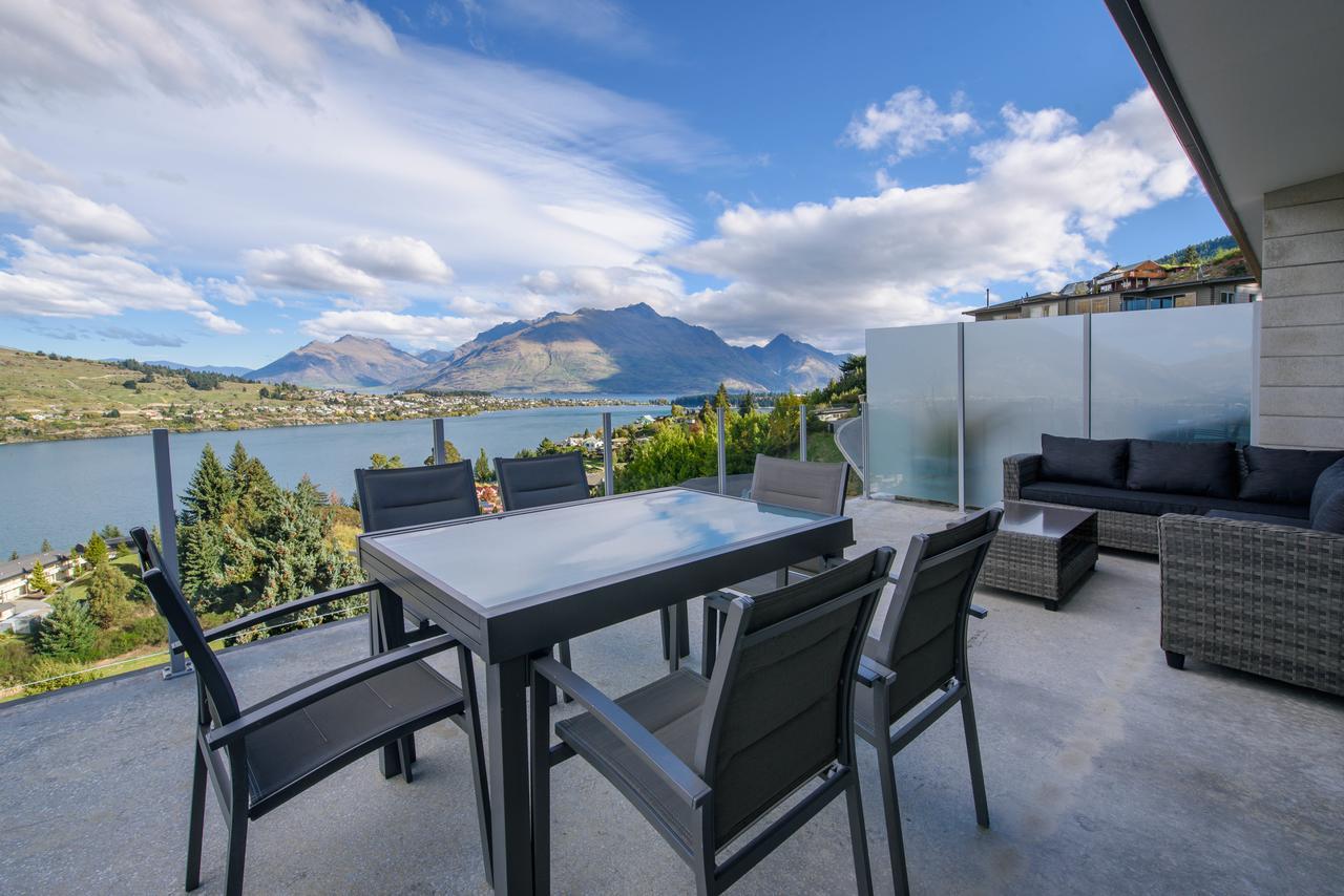 Contemporary Hilltop Abode Queenstown Extérieur photo