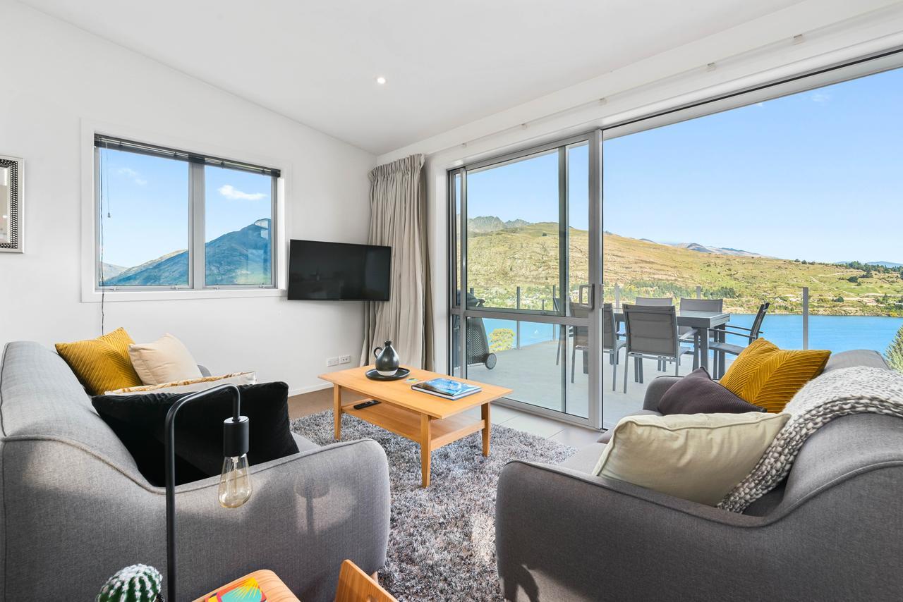 Contemporary Hilltop Abode Queenstown Extérieur photo