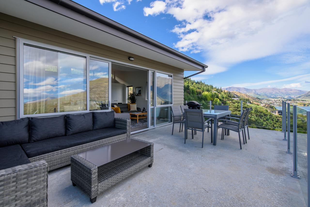 Contemporary Hilltop Abode Queenstown Extérieur photo