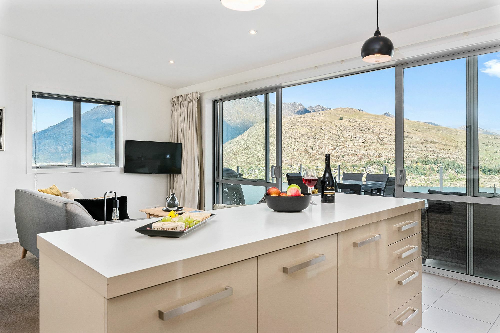 Contemporary Hilltop Abode Queenstown Extérieur photo